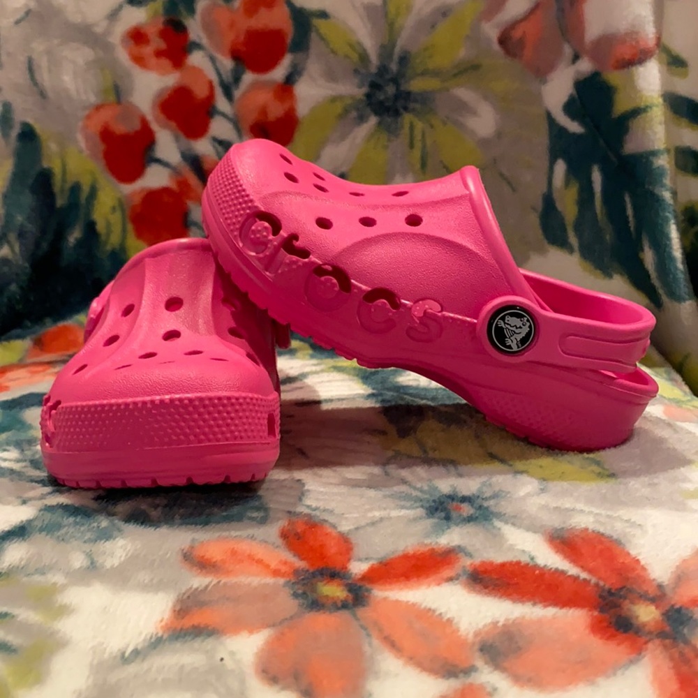 Little girls crocs